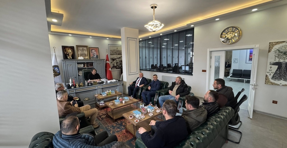 ADETA YERİNDE DURAMIYOR..