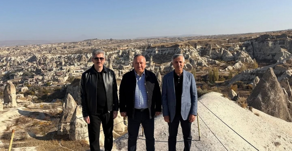 KONUKLARI ÖZELMİ ÖZELDİ.