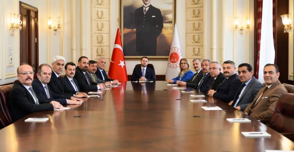 MHP HEYETİ'NDEN BAKAN GÜRLEK'E..