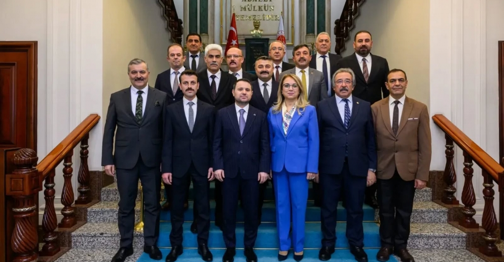 MHP HEYETİ'NDEN BAKAN GÜRLEK'E..