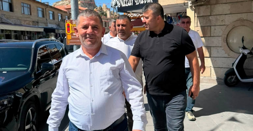 ESNAFLARLA HEMHAL OLMAYI İHMAL ETMEDİ..
