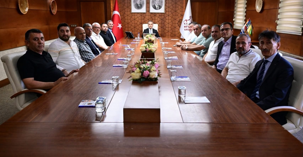 SUNAY VE EKİBİNDEN VALİLİK ÇIKARMASI..