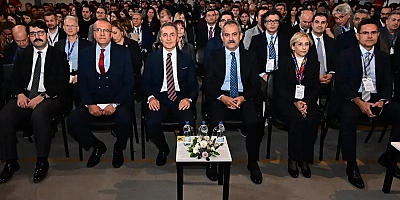 VALİ KÖK YAPAY ZEKA BULUŞMASINDA..